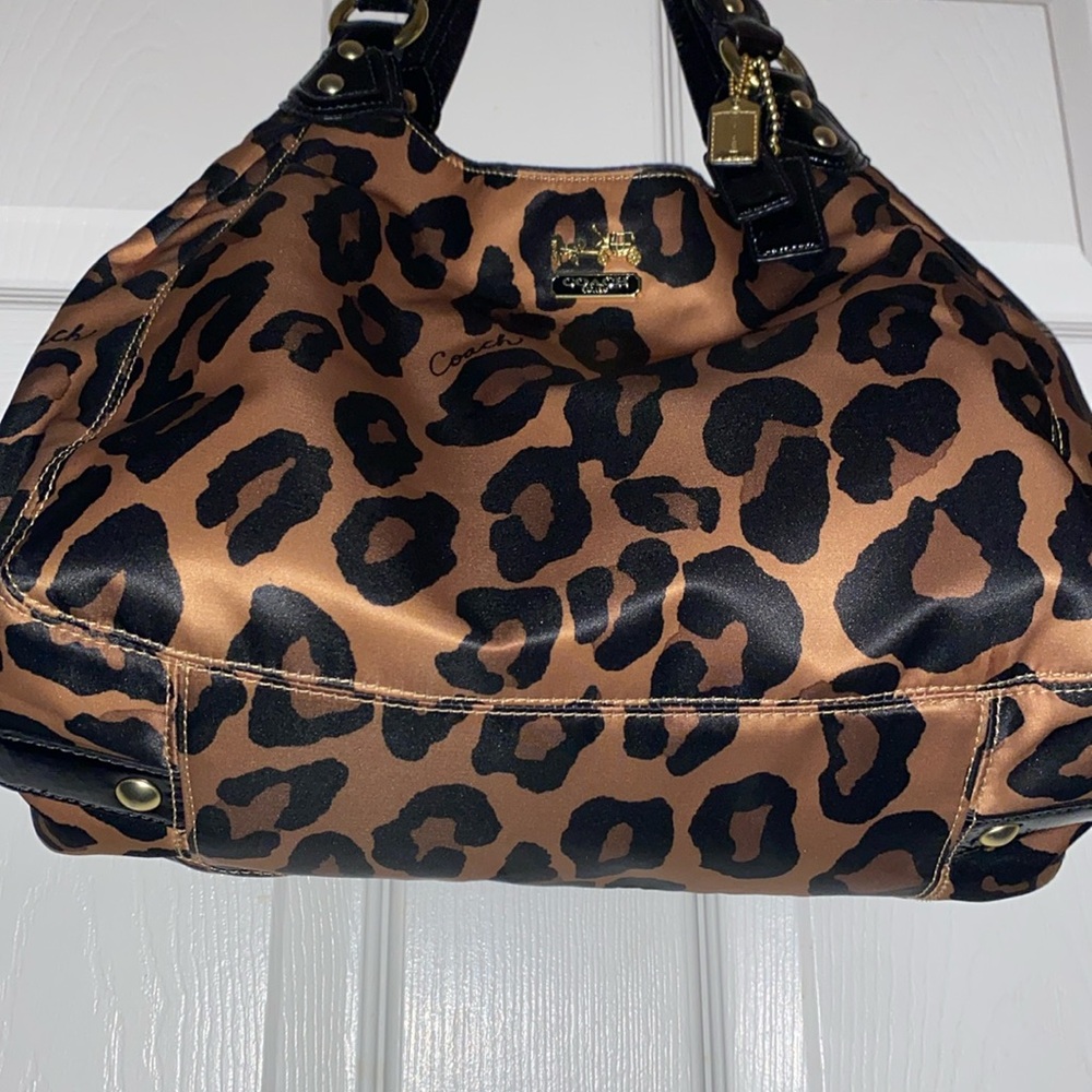 Coach Chelsea Leopard Print Shoulder Tote Bag - Picture 8 of 9